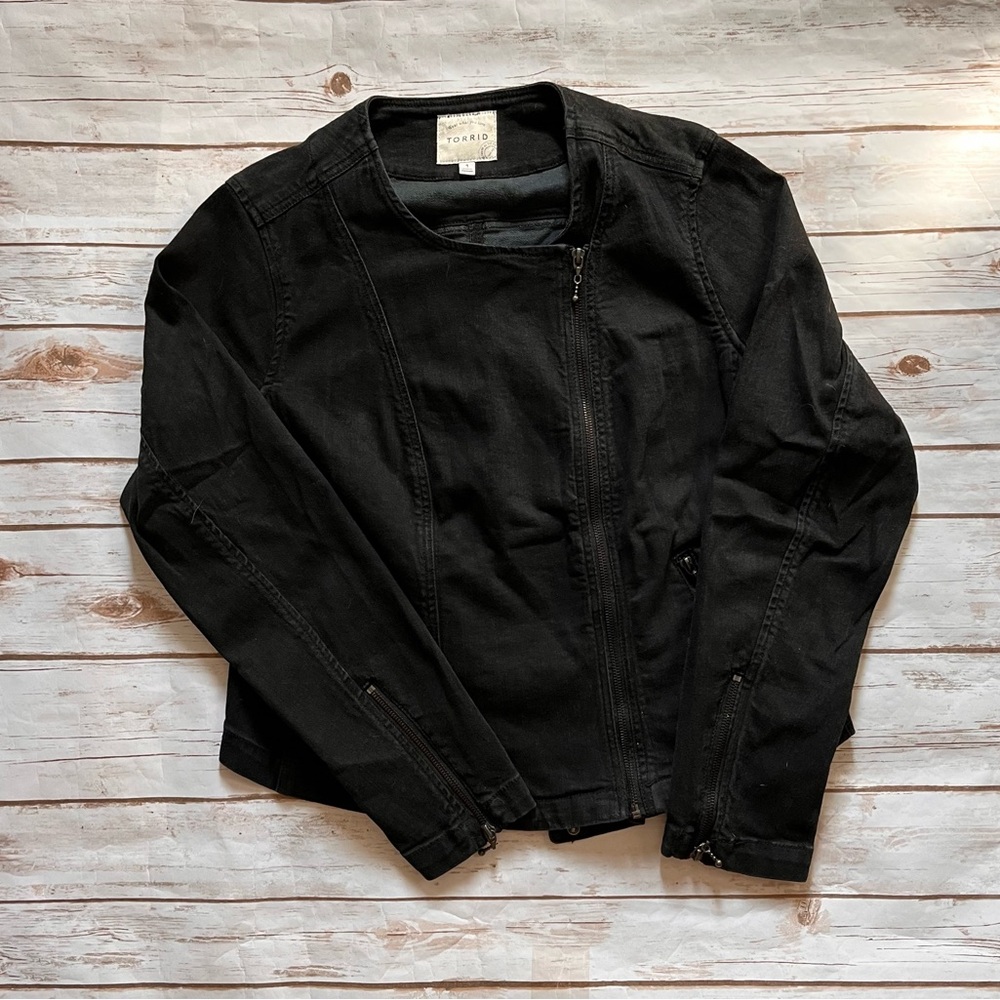 💜TORRID black denim moto style jacket